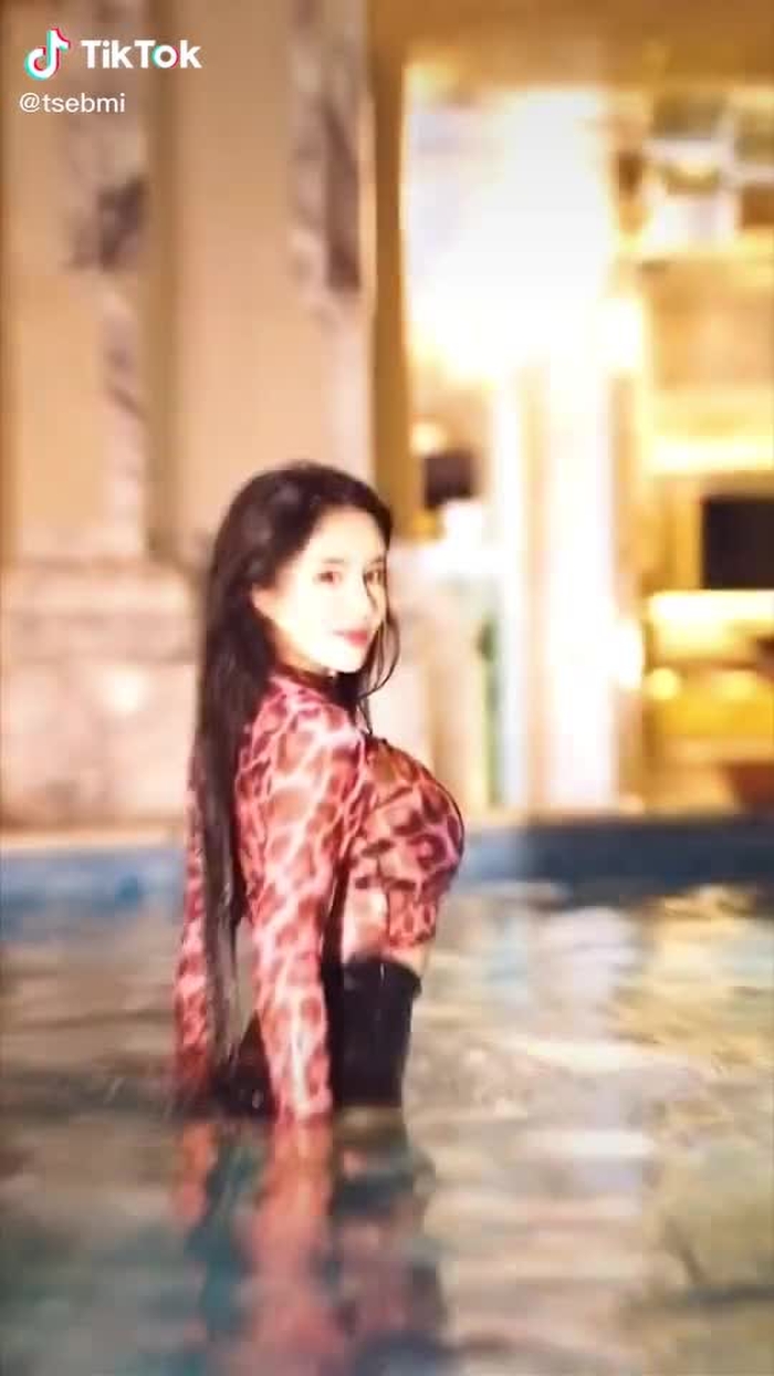 Is it pretty?🥰#beautifulgirl #swim #foryoupage #fyp #foryou