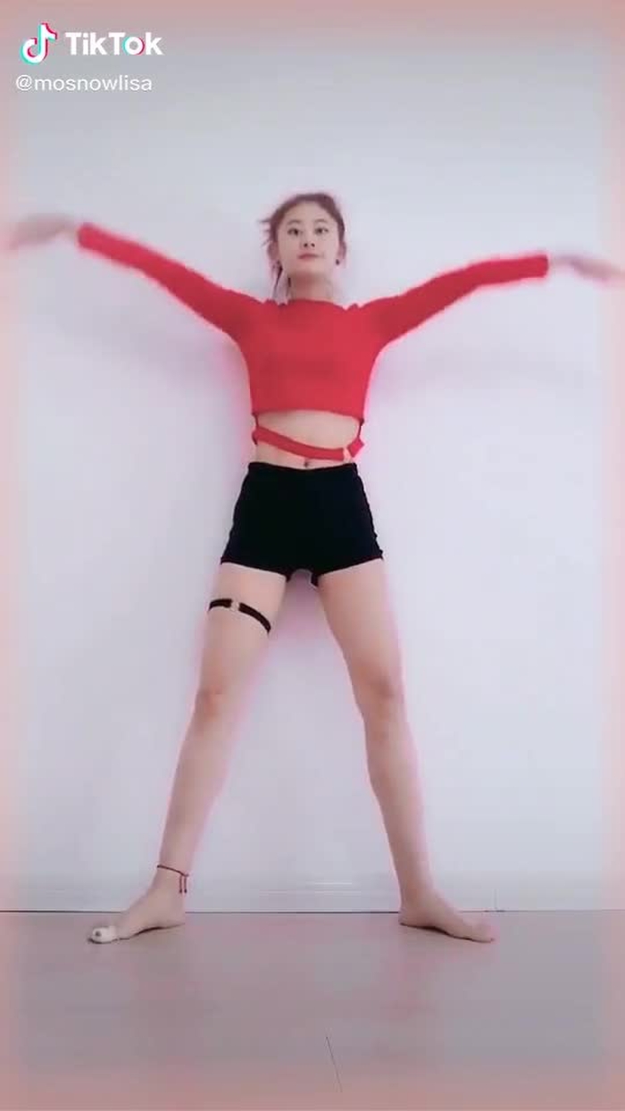 #dance #showtime #newpost   Do you choose 1 million OR me ?