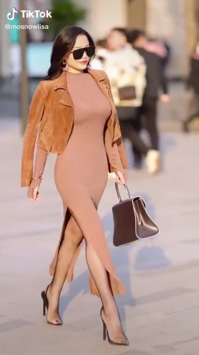 #fashion #fyppage #beauty     No long legs in winter ❄️ 😃