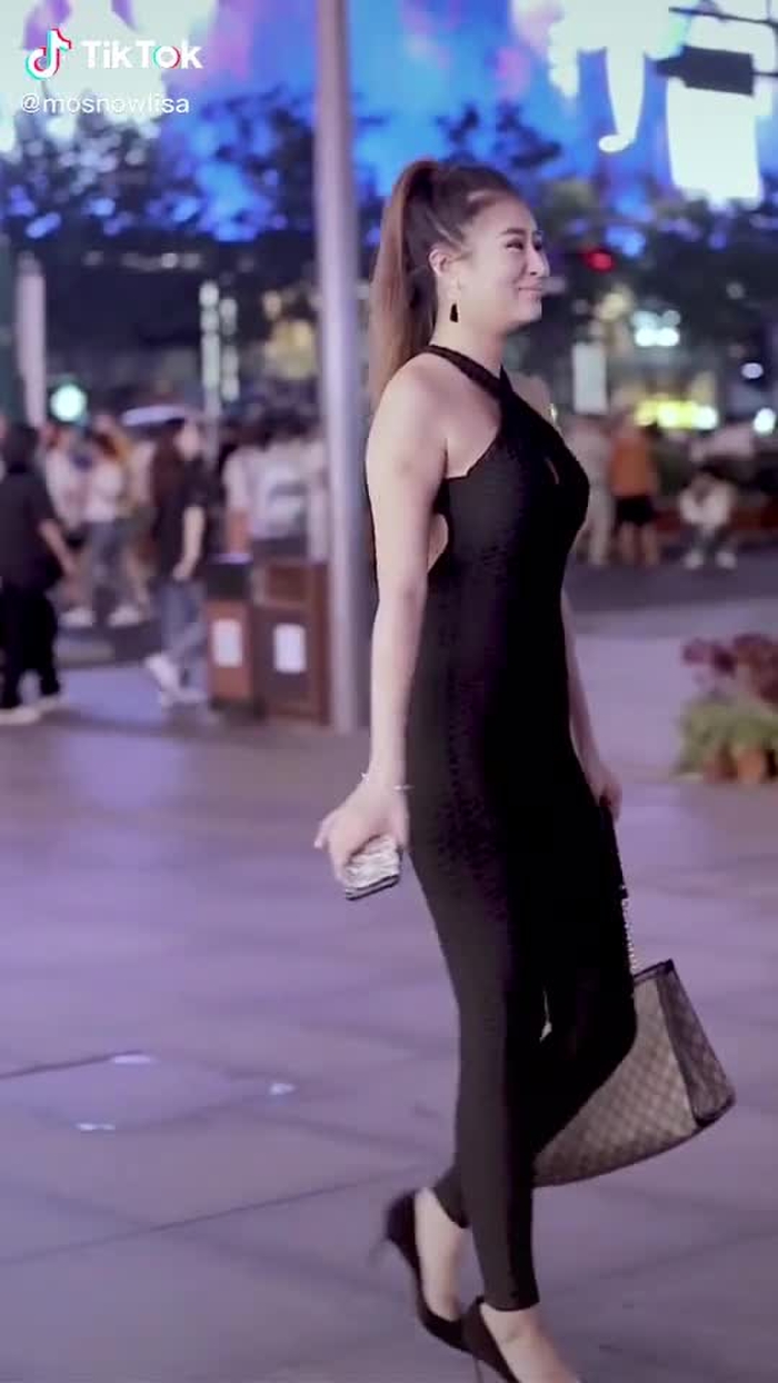 #streetfashion #showtime #foryou  Look into my eyes 👀 you will see what you mean to me