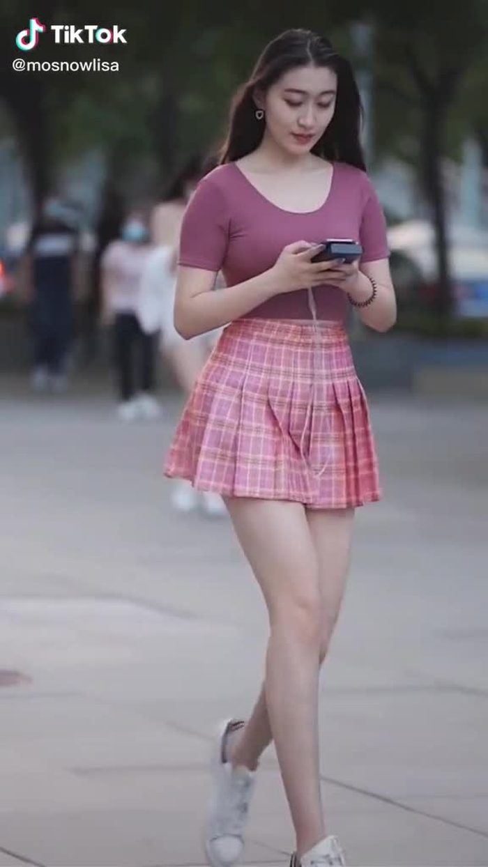 #fashion #foryou #summer2020 #beautifulgirl #girlfriend #fyp #streetfashion2020 #streetphoto  💕💕💕💁💁💁 Want to make friends ? MAN?  Say hi to me..