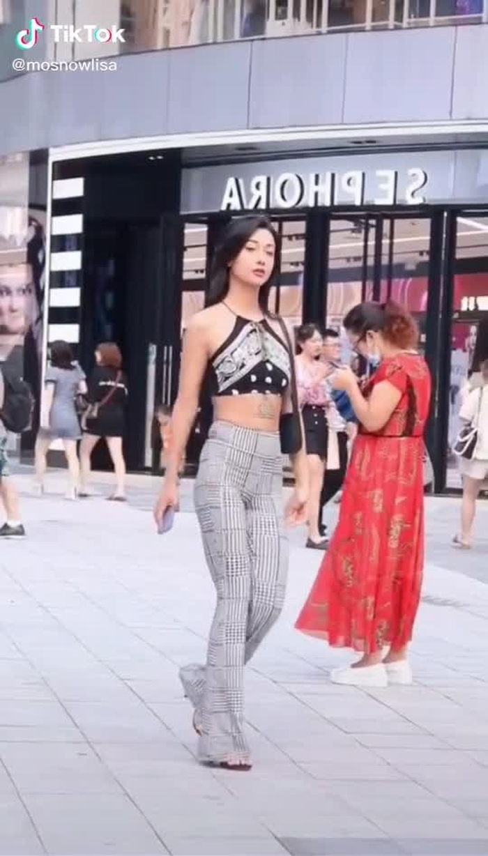 100% human ???? #summer2020 #beautifulgirl #streetfashion2020 #streetphoto #fashion