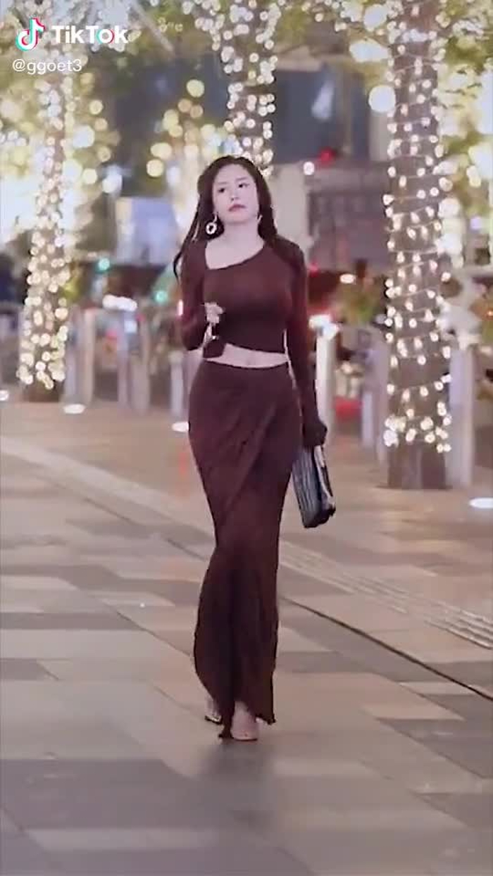 Wow 😮 #beaufitul #girl #fyp #foryou #streetshot