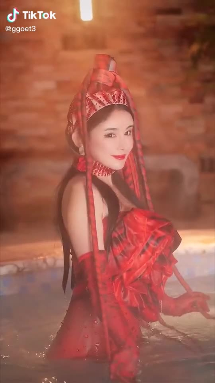 Hi 🥰 #happynewyear #beautifulgirl #fyp #foryou