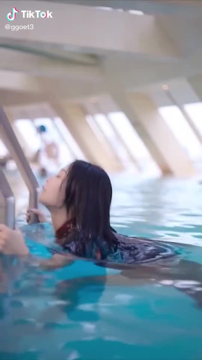 Can you teach me how to swim 😋#beautiful #girl #swim #fyp #foryou