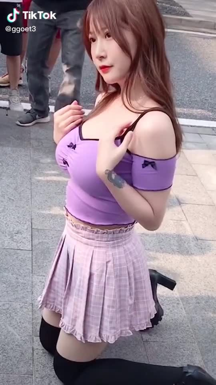 If this is your girlfriend, what would you do #fyp #cosplay #girlfriend #foru