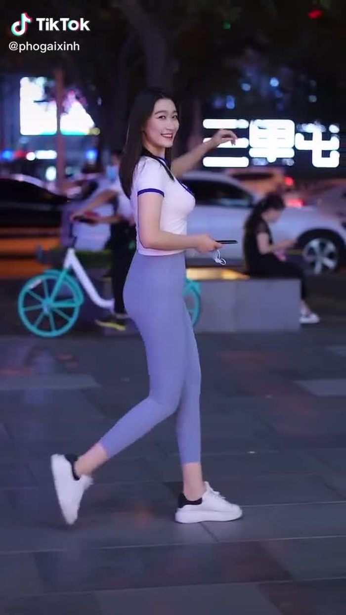 Phố Gái Xinh (@phogaixinh) trên TikTok 16