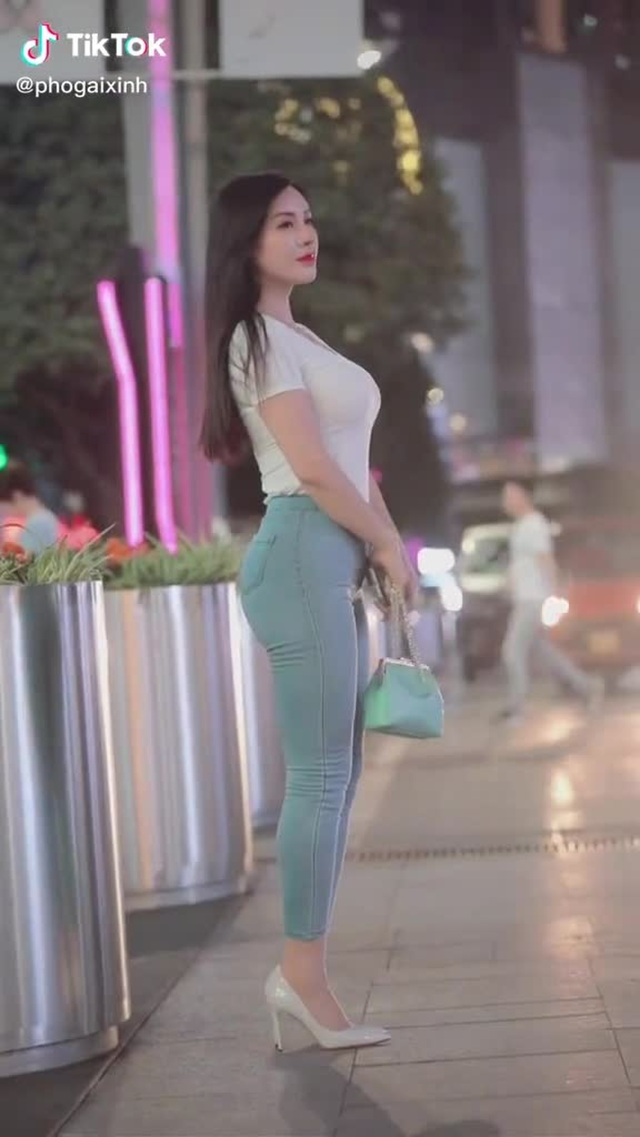 Phố Gái Xinh (@phogaixinh) trên TikTok 24
