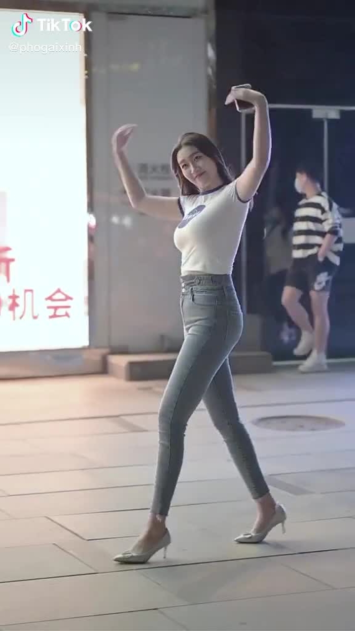 Phố Gái Xinh (@phogaixinh) trên TikTok 44