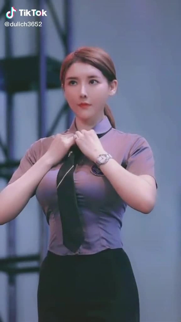 Làm trọng tài có cần xinh vậy không trời !🤤❤️#follow #gaixinh