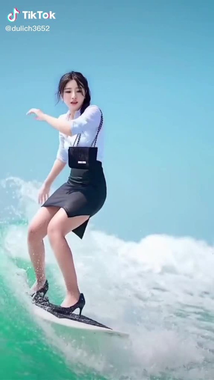 Khi bạn bị trễ giờ làm ❤️#follow #gaixinh
