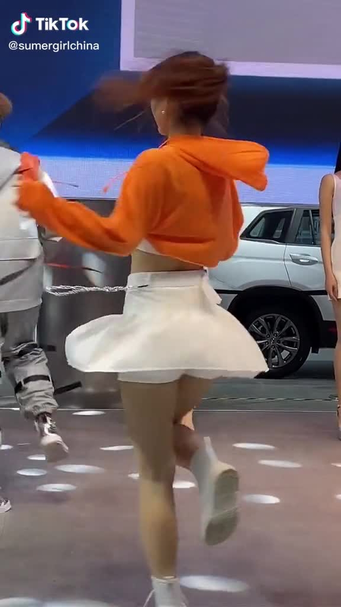 bước quay thần thái #NhayVuiSongKhoe #girlxinhtiktok #powerAwesome #KhongGiongAi
