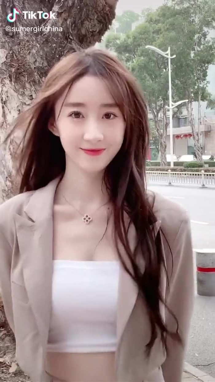 #ReviewLatMat #KhongGiongAi #girlxinhtiktok