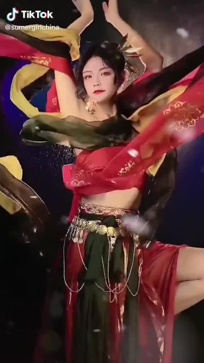#KhongGiongAi #cosplay #VuDieuCongChieng