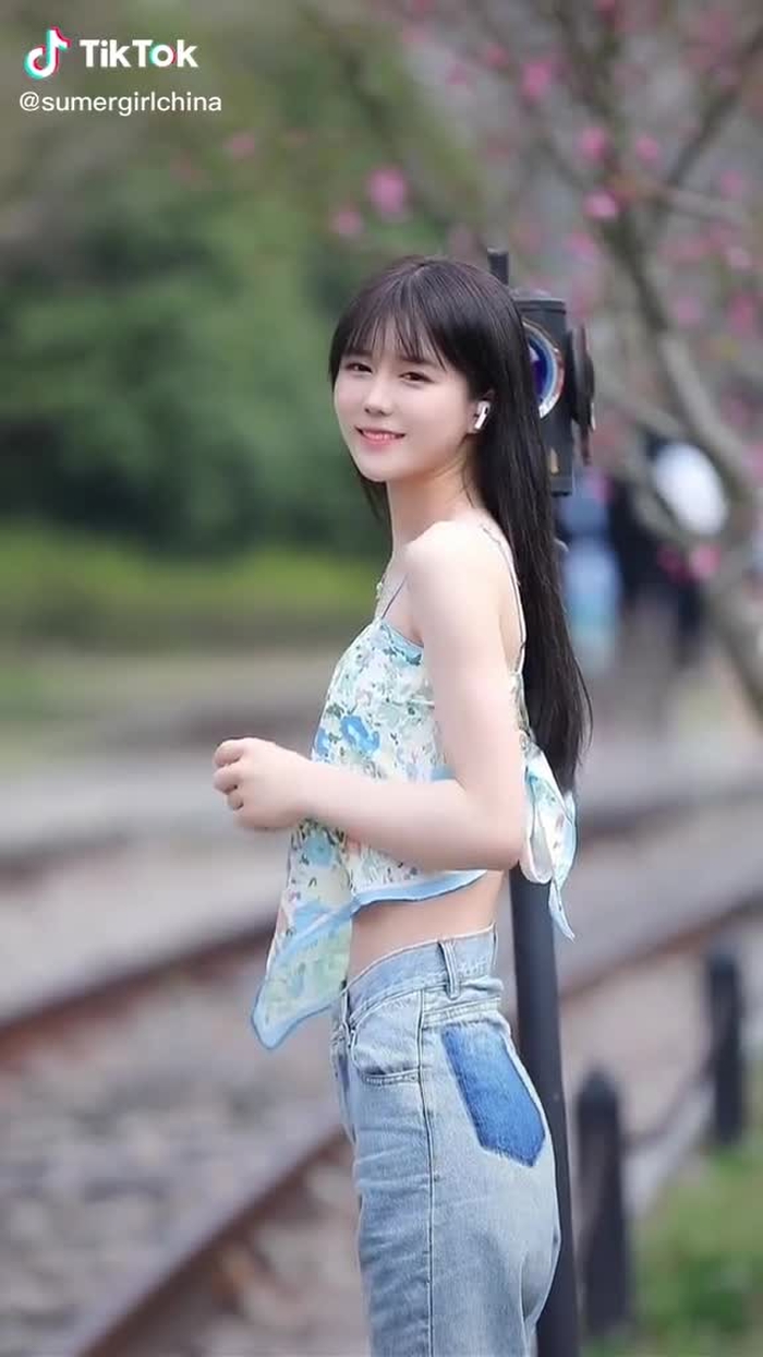 #ngauhung #sumergirl #SugarCrash