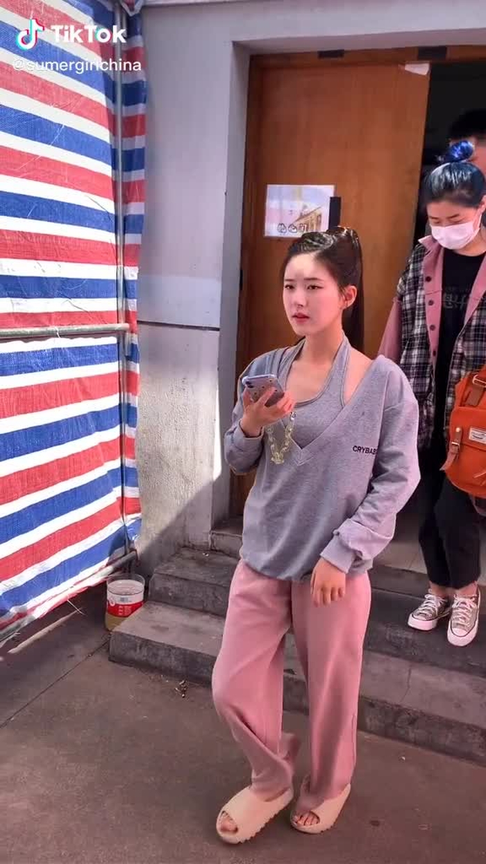 có ai nhận ra tỉ ấy là ai ko ??? #girlchina #dienviennoitieng