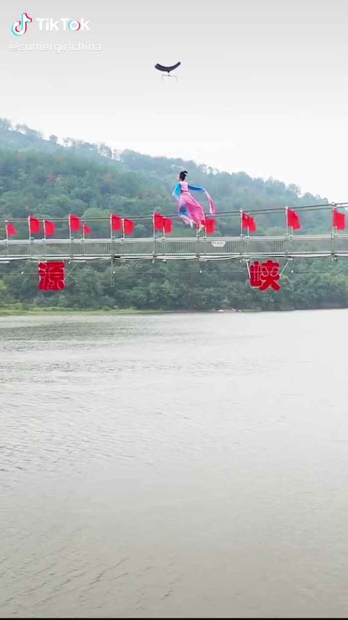 chị hằng ngao du đó #girlchina #sumergirse