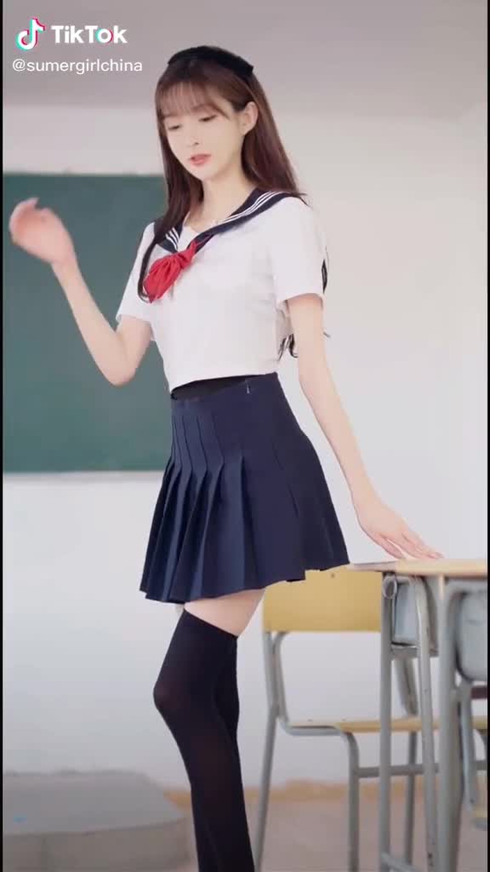 con thích đi học cơ 🤣🤣#sumergirl #bieucamsieumau