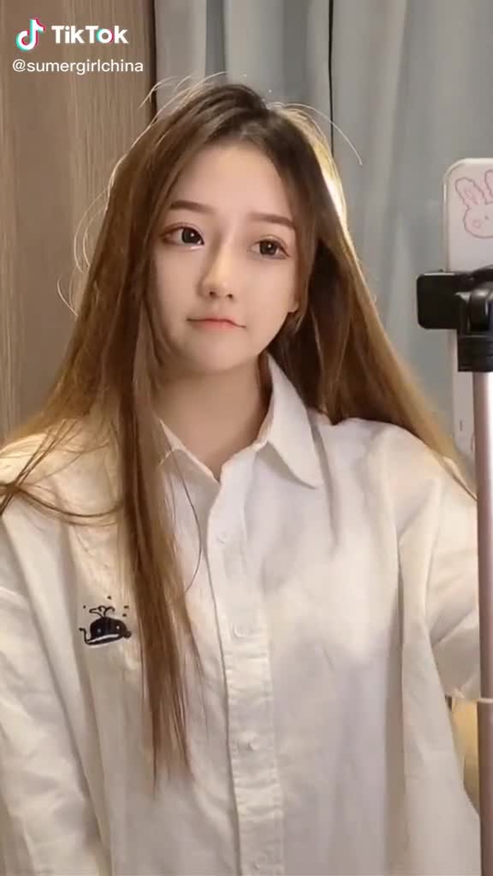 Trend này toàn gái xinh biến hình thôi #volanhat #sumergirse girl