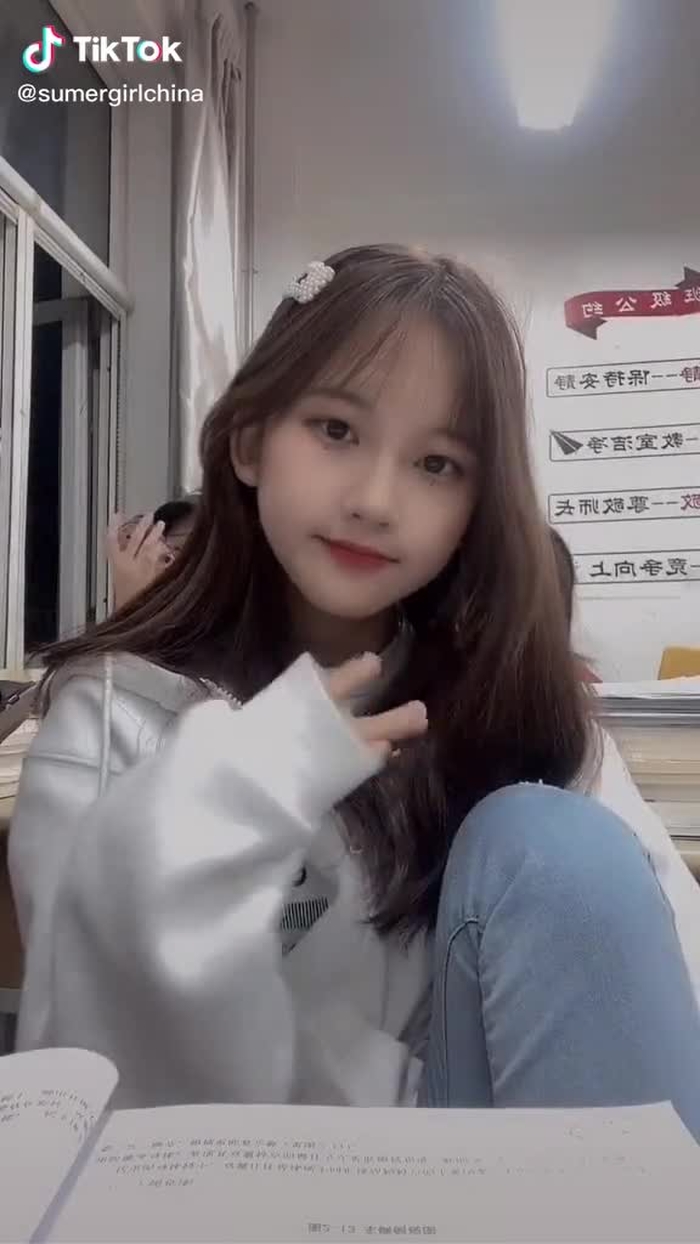 Động lực để đi học #girlschina #bieucamsieumau