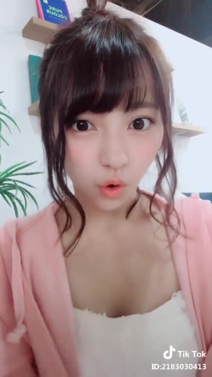 途中の変顔に素が出てるｗｗｗ #投げキス運動 #だれでもダンス #一生パリピ