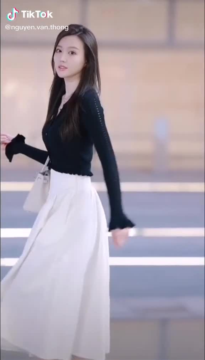 #xuhuong #gaixinh #fypシ #trending