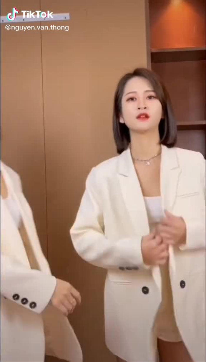 Video 17#xuhuong #foryoupage #fypシ #tiktok #gaixinhtiktok #gai #gaixinh #gaixinhvn123 #❤️ #trending