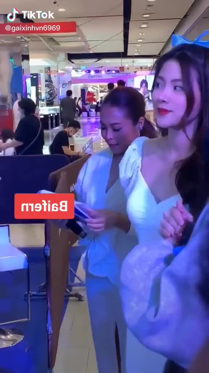 các em ơi chia sẻ cho thầy, chia sẻ cho thầy điiiiiiiiiiiiiiii... Ỏ sao bả thấy cưng quá vậy #baifern #gaixinh #xuhuong #fypシ