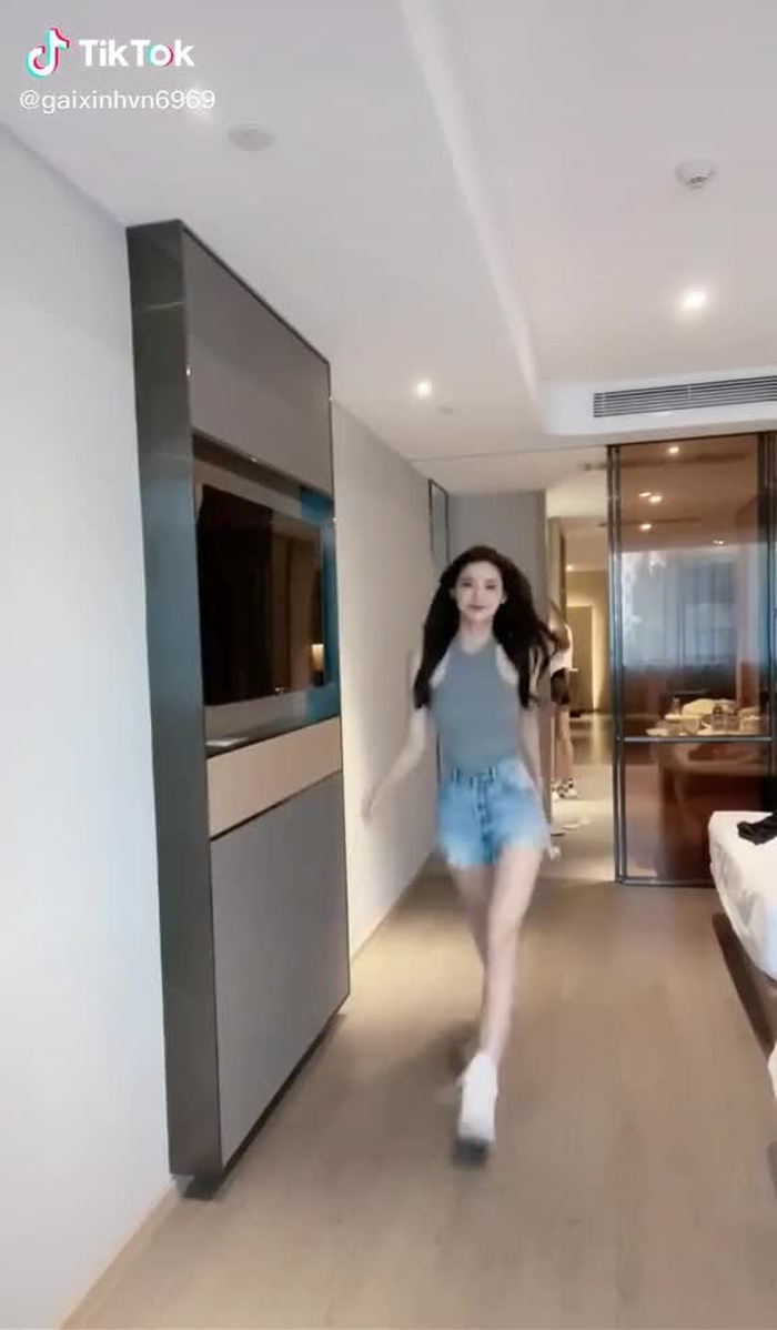 ai nhảy zới pé hok..#gaixinh #fyp #hotgirl #dancer #gaixinhtiktok #bike #f #foryoupage #trend #thinhhanh #sexygirl #gai @gaixinh578
