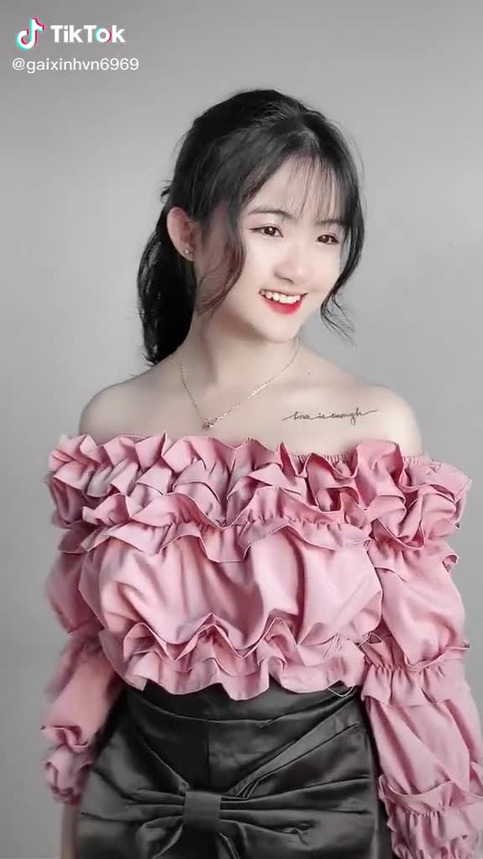 có ai thích Idol Trần Ngọc Tuyền hok nhỉ, xinh chịu hok nổi luôn á..<3 #fyp #VuDieuThucGiac bài gì dễ thương thế ❤️