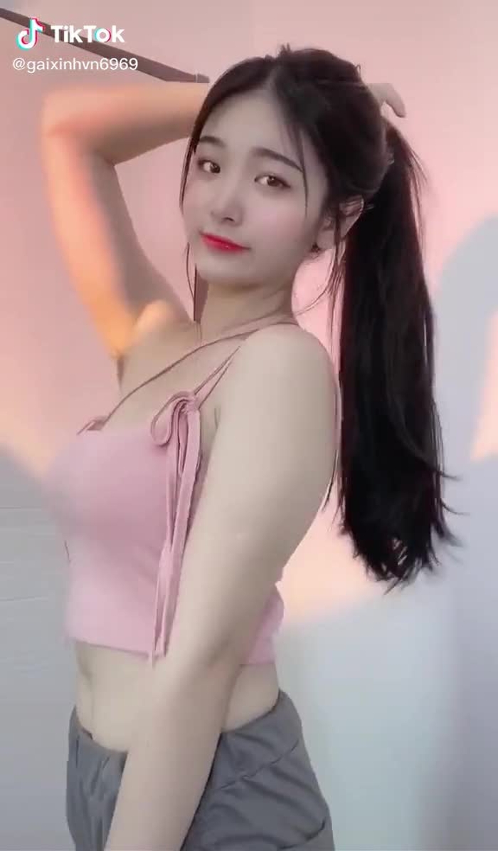 vợ nhà ai đây ạ ra dắt về nè..^^ #fyp #tiktok #xuhuong #gaixinh #fyp #hotgirl #dancer #gaixinhtiktok #bike #f #foryoupage #trend #thinhhanh #sexygirl