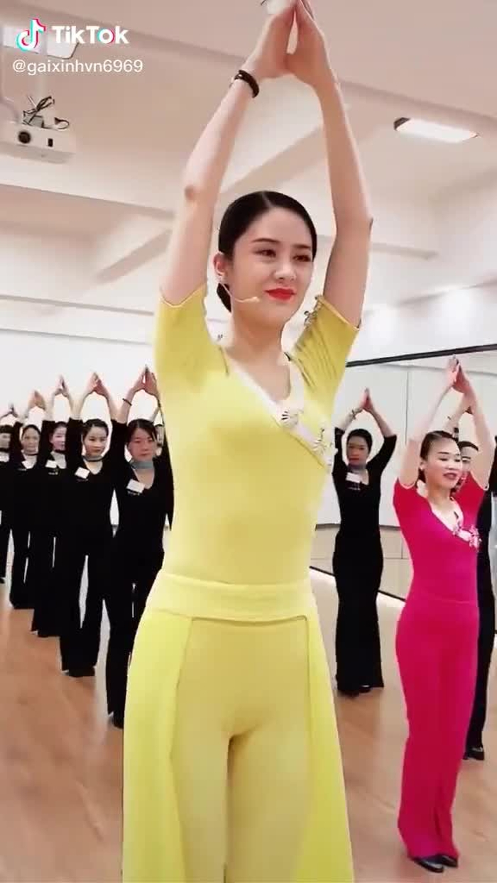 có ai mất ngủ ko mình follow nhau nhé ^^ #gaixinhvn #tiktokvn#gaixinh #girls #gaixinhvn123 4
