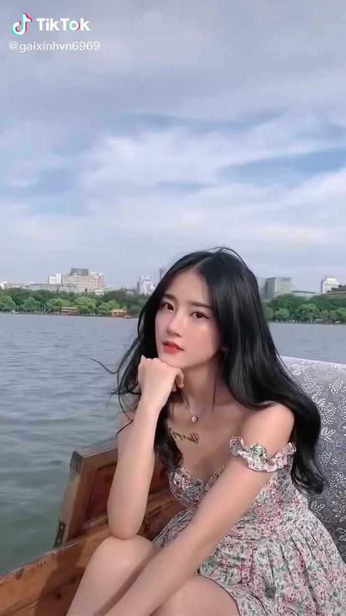 có ai mất ngủ ko mình follow nhau nhé ^^ #gaixinhvn #tiktokvn#gaixinh #girls #gaixinhvn123 6