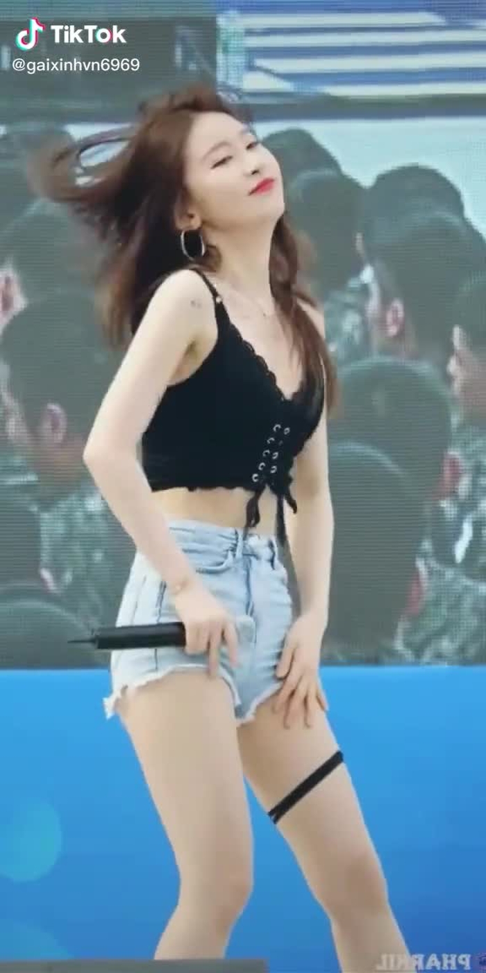 nói thật suy nghĩ của bạn đi nào ^^ #tiktok #tiktokvn #followme #trending #gaixinhtiktok #dancer #tilevang #onedayinbed #nghenghiepcuatoi