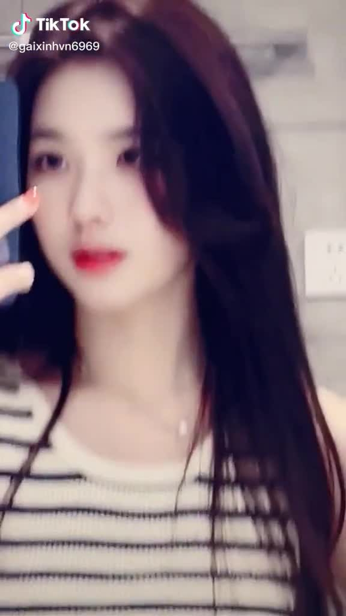 ai xem video này mà không bình luận sẽ ế cả đời hihi^^ #tiktok #tiktokvn 1