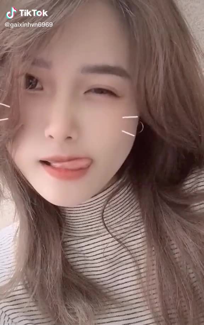 chúc mọi ng buổi sáng ấm áp ạ...^^ #tiktokvn #fyp Từ bé tới lớn chưa biết hun ai 😩😩😩😩#gaixinh #gaixinhtiktok #xuhuong