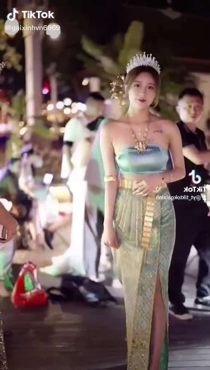 lại bảo con gái Thái ko xinh đi.. #tiktok #tiktokvn #xuhuong #gaixinhtiktok #girls #gaixinhvn123 #TikTokDieuKy #HoiHanChua #NangTienCa