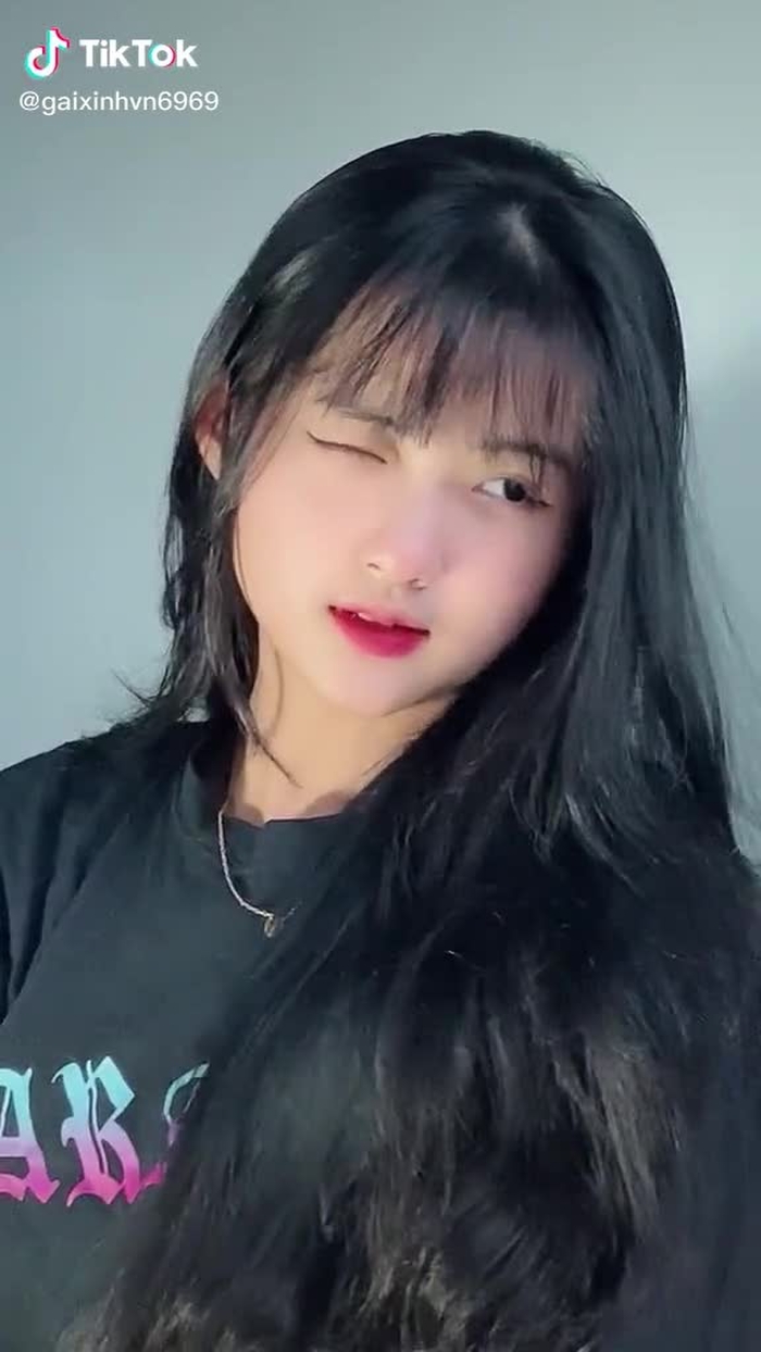 riết ko biết xinh thật hay do app nữa hix hix.. Trần gian đâu dễ kím được chân ái 😌