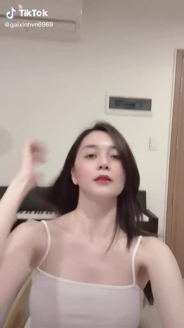 ơ ai đây nhỉ ^^ 1