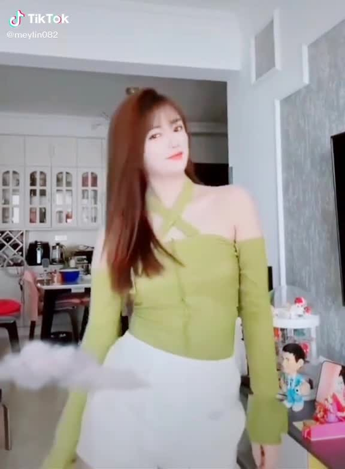 陪我到这里我不想一个人,,🤗#fypシ #foryou #whitegirls #viral2021 #tiktokchinese #tiktokindonesia #tiktokthailand #xyzbca