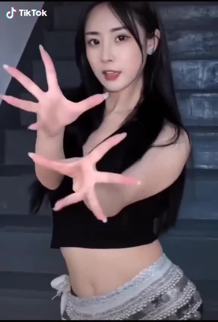 有人路过朋友好慌🤦,呵呵,晚安,🧡💗💞#fypシ #飞东 #whitegirl #tiktokviral2021 #PopIceActiveLawanHalu #JogetInfinixHot11MLB #chinesetiktok #indonesia #xyzbca
