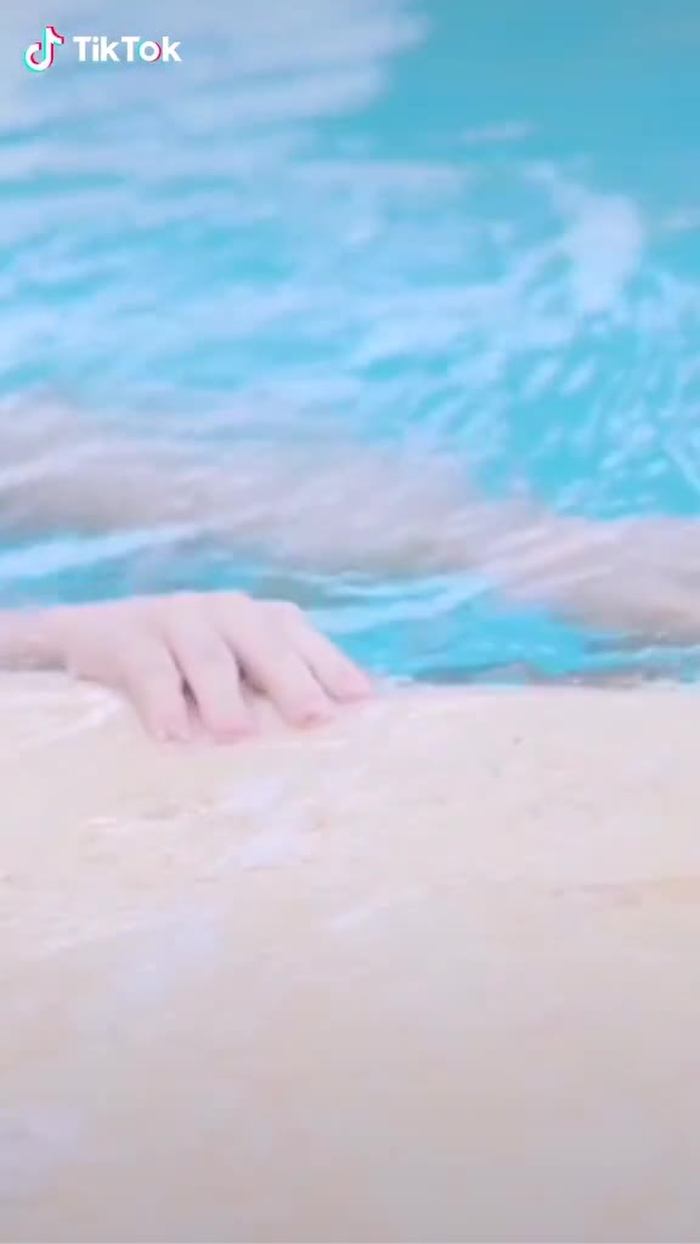 here, let me swim all,,👯🤗#fypシ #fypdongggggggg #GayaMi11Lite #whitegirl #tiktokviral #xyzbca #MusikIndonesiadiSpotify