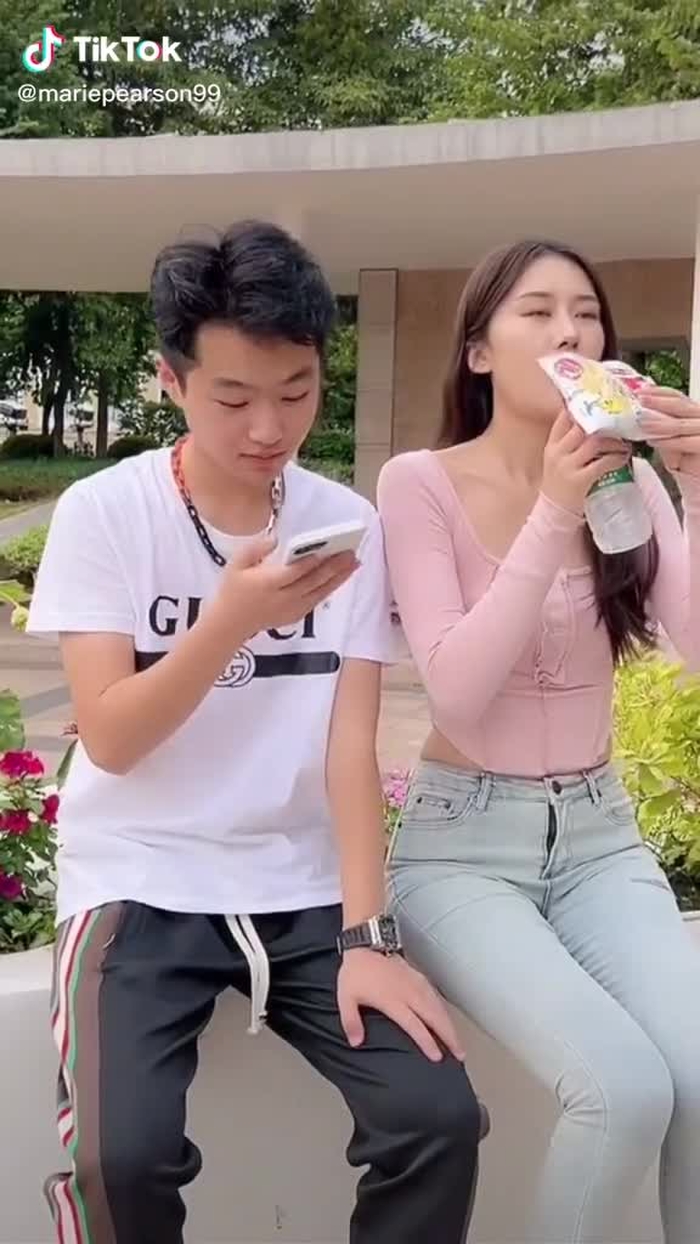 😂