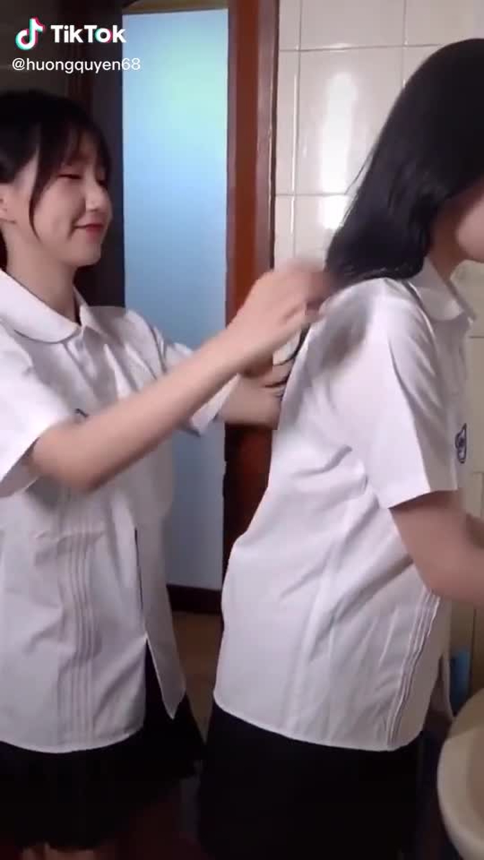 Bạn thân đáng đồng tiền bát gạo😂😂😂❤️#cogiao #hocsinhcap3 #CameraLacLu #TVSHOWHAY #YeuVietNam