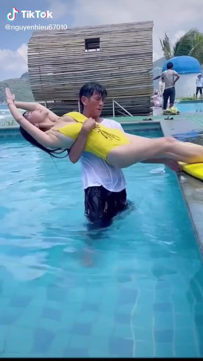 Camera đòi tăng lương có nên tăng ko ae 🥴 #foryoupage #fypシ #trending #xuhuong #xuhuongtiktok #hotgirl #gaixinhtiktok #gaixinhvn123