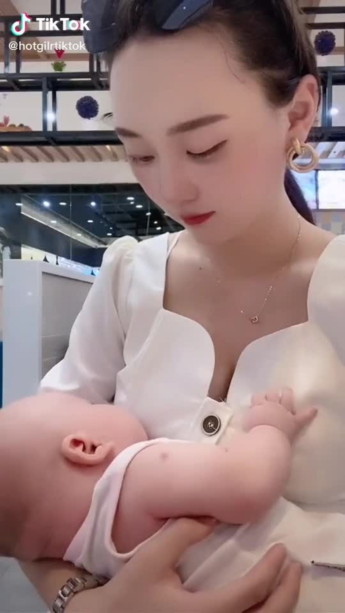 Con Ai Đây🙄#hotgilr_tiktok #gaixinhvn123 #fyp #foryou #xuhuong