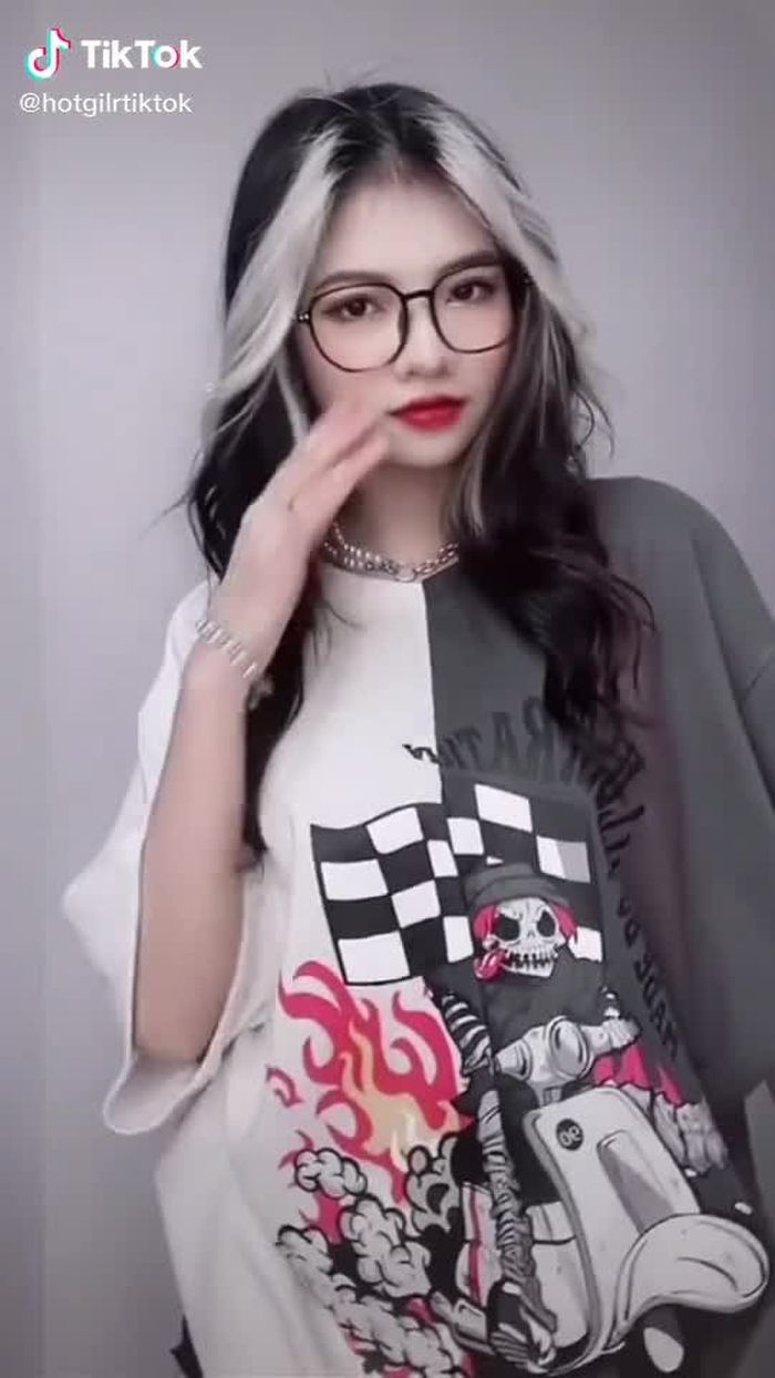 Bóp tt quá bấm mũi tên chọn zalo để kb zalo vs em#hotgilr_tiktok #xuhuong #gaixinhvn123