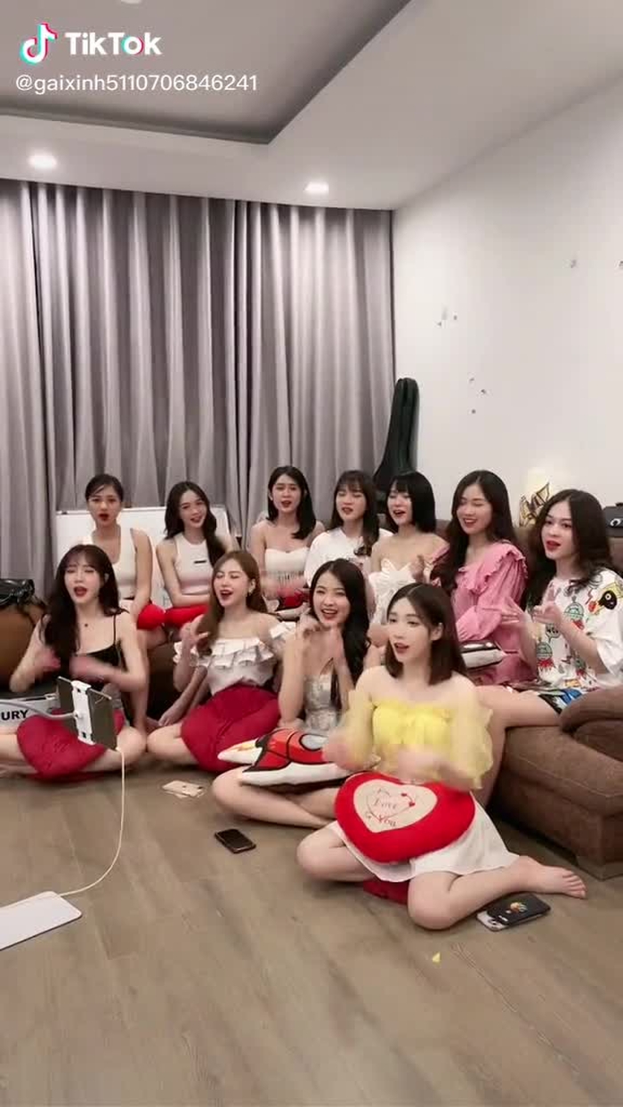 Gái xinh Asia (@gaixinh5110706846241) trên TikTok 1