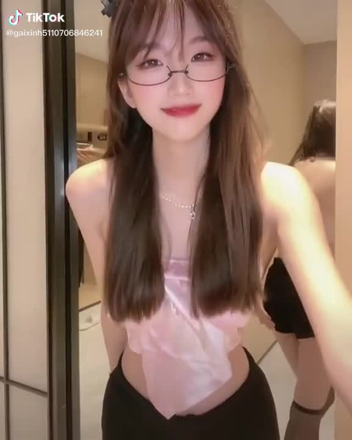 Gái xinh Asia (@gaixinh5110706846241) trên TikTok 7