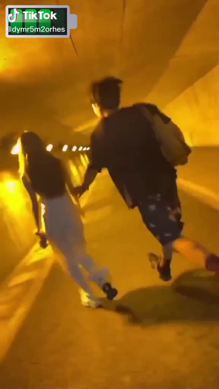 “偷偷给那个不能在一起的人留句话吧”